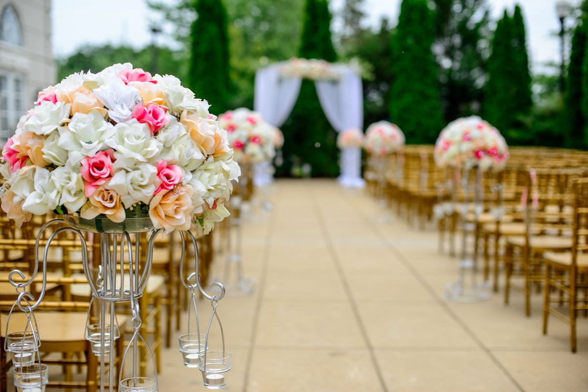 Momen sakral pengantin saat prosesi upacara pernikahan