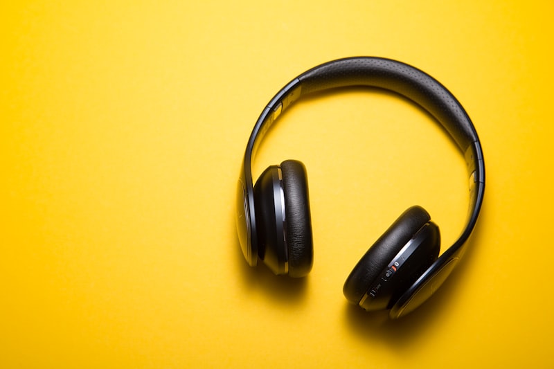 Headphone Lumora unggulan