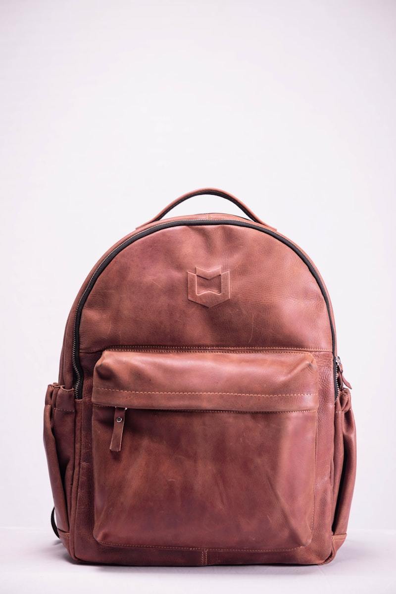 Lumora Sling Case